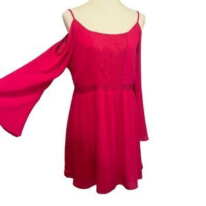 Crescent Magenta Babydoll Dress/Tunic Top Size L Cut-Out Shoulder Lace Peekaboo